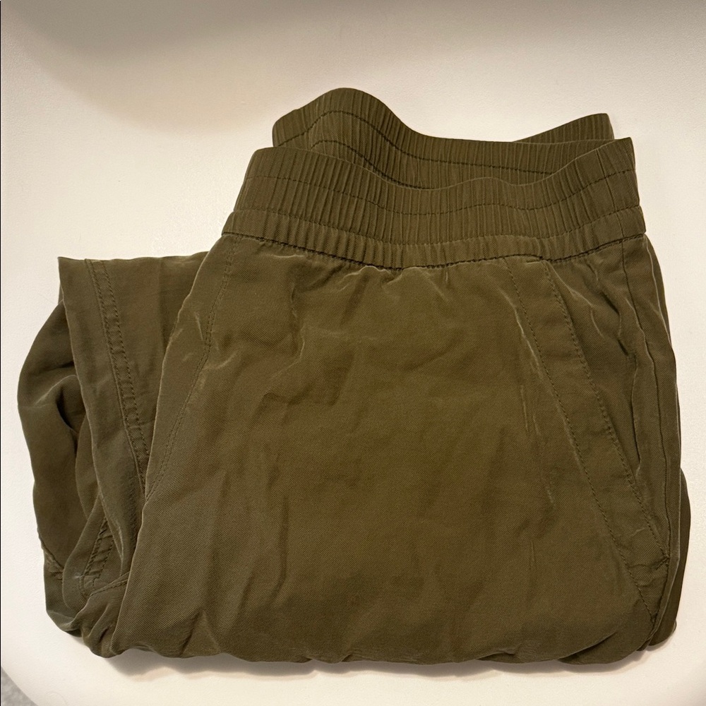 Old Navy olive green Casual Pants